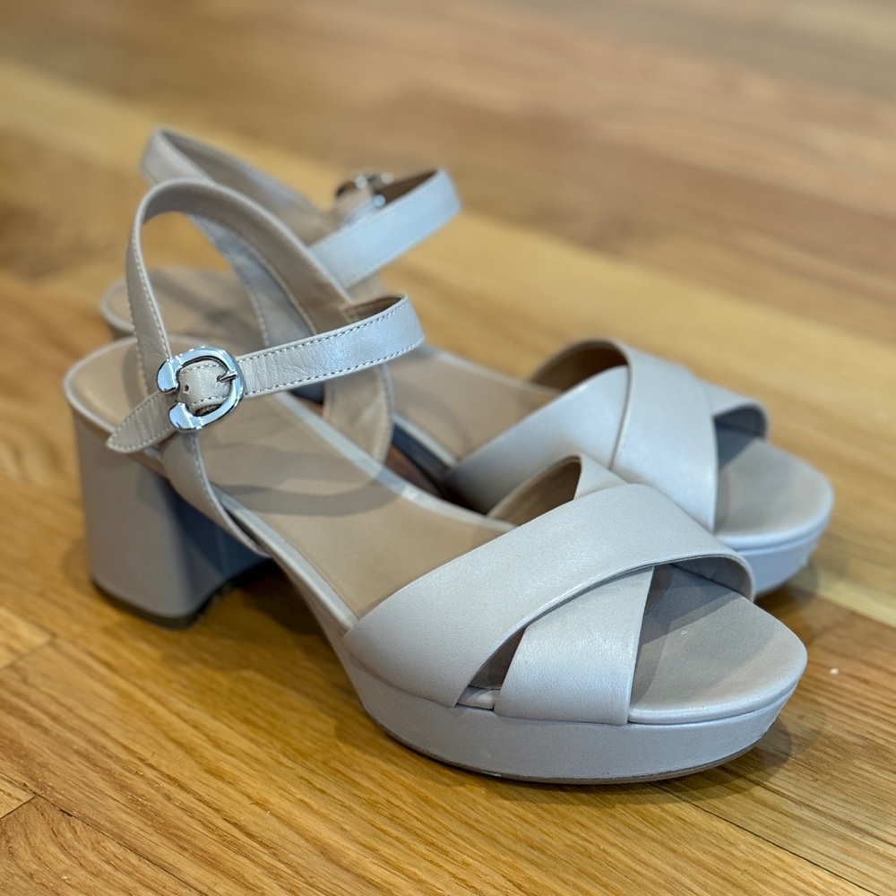 Aerosoles Cosmos - Women's Nude Platform Sandals - size 8 1/2 (fits size 9 foot)